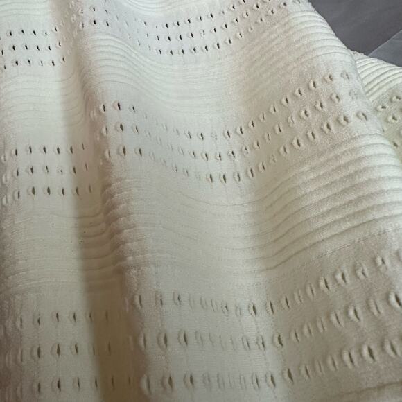 Social Revival Yellow/White, Eyelet, Lace Trimmed, Short Sleeve Crop Top- L/XL - Picture 8 of 8